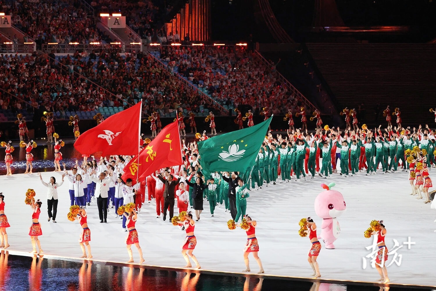 MLB》费城人签下近年最强怪力男 李灏宇会是下个陈金锋？